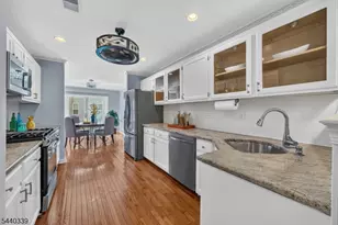 303 Cobblestone Ct, South Brunswick Township, NJ 08852 - Photo 6
