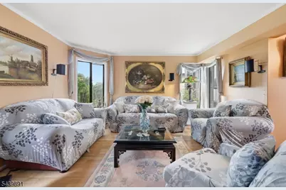 11 Trafalgar Ct, Washington Township, NJ 07840 - Photo 10