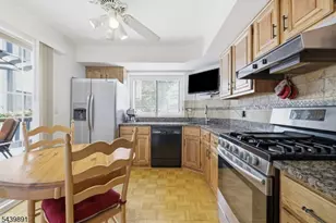 11 Trafalgar Ct, Washington Township, NJ 07840 - Photo 14