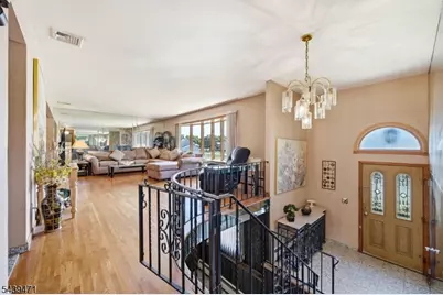 383 Talbot Dr, Fairfield, NJ 07004 - Photo 4