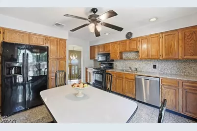 383 Talbot Dr, Fairfield, NJ 07004 - Photo 14