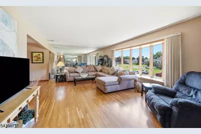 383 Talbot Dr, Fairfield, NJ 07004 - Photo 6