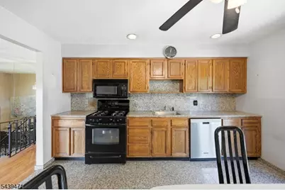 383 Talbot Dr, Fairfield, NJ 07004 - Photo 16