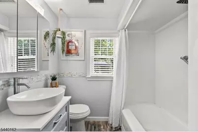 10 Dale Dr, Fairfield, NJ 07004 - Photo 32
