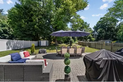 10 Dale Dr, Fairfield, NJ 07004 - Photo 4