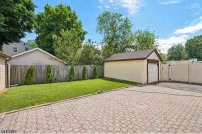 21 Ferncliff Rd, Bloomfield, NJ 07003 - Photo 38