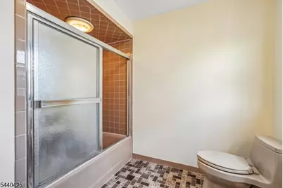21 Ferncliff Rd, Bloomfield, NJ 07003 - Photo 20