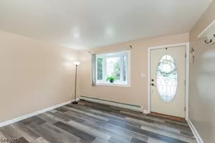 7 Hobart Pl, Clifton, NJ 07011 - Photo 2