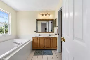 5 Woodfield Ct, Franklin Township, NJ 08540 - Photo 26