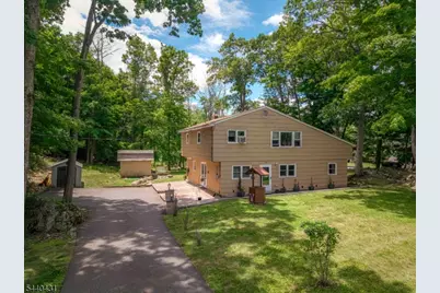 115 Leland Trl, Hopatcong, NJ 07843 - Photo 2