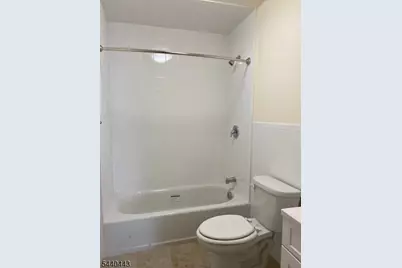 192 Market St #6B, Newark, NJ 07102 - Photo 4