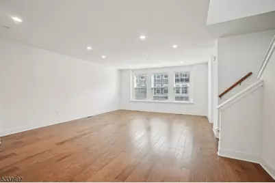 10 Cecala Rd, Morris Plains, NJ 07950 - Photo 4