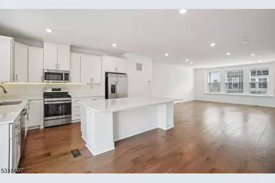 10 Cecala Rd, Morris Plains, NJ 07950 - Photo 2