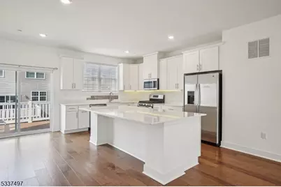 10 Cecala Rd, Morris Plains, NJ 07950 - Photo 8