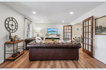 4 Holyoke Rd, Wayne, NJ 07470 - Photo 6