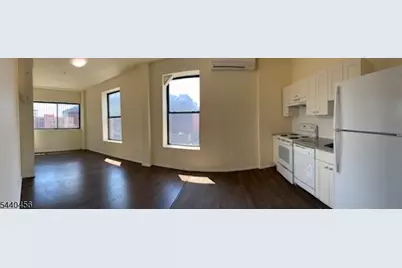 192 Market St #5A, Newark, NJ 07102 - Photo 2