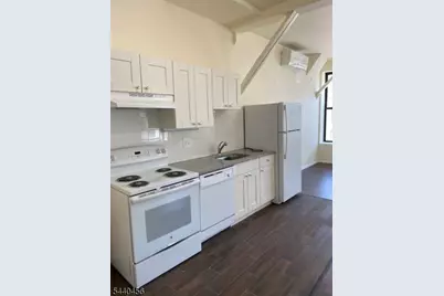 192 Market St #5A, Newark, NJ 07102 - Photo 8
