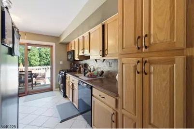 11 Hillside Dr, Clinton, NJ 08809 - Photo 16