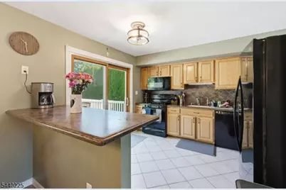 11 Hillside Dr, Clinton, NJ 08809 - Photo 14