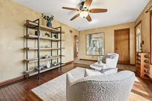 42 Daka Ct, Bloomfield, NJ 07003 - Photo 8