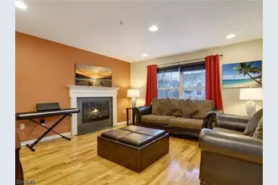 31 Edinburgh Ct, Edison, NJ 08820 - Photo 6
