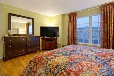 31 Edinburgh Ct, Edison, NJ 08820 - Photo 18