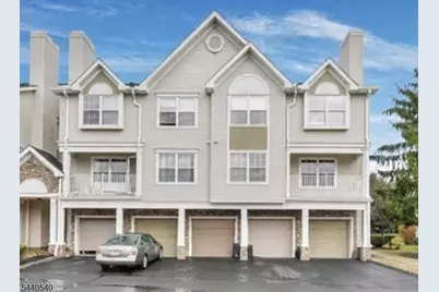 31 Edinburgh Ct, Edison, NJ 08820 - Photo 2