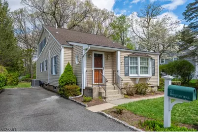 31 Iroquois Trl, Denville, NJ 07834 - Photo 2