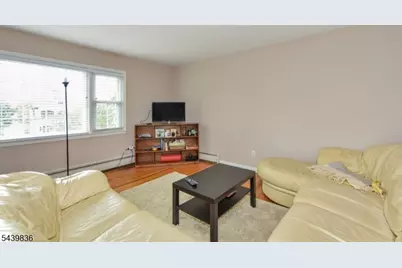 42 Walnut St, Montclair, NJ 07042 - Photo 2