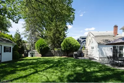 35 N Summit Ave, Chatham, NJ 07928 - Photo 26