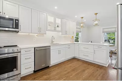 35 N Summit Ave, Chatham, NJ 07928 - Photo 4