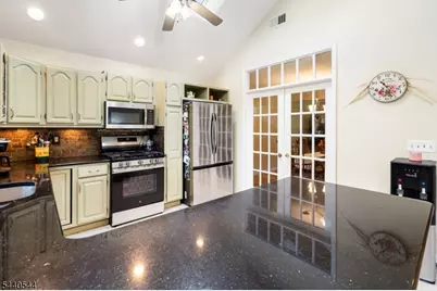 111 Shadowlawn Way, Cranford Township, NJ 07016 - Photo 16