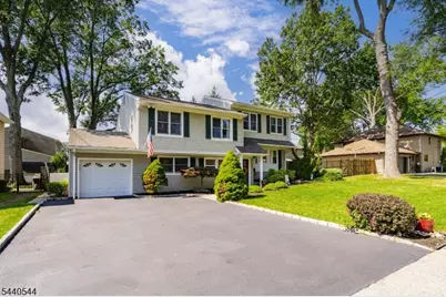 111 Shadowlawn Way, Cranford Township, NJ 07016 - Photo 4
