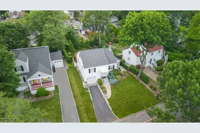 31 Briant Pkwy, Summit, NJ 07901 - Photo 34