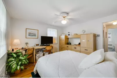 31 Briant Pkwy, Summit, NJ 07901 - Photo 16