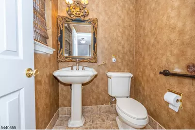 43 Morning Watch Rd, Wayne, NJ 07470 - Photo 8