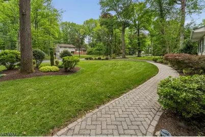 1272 Sleepy Hollow Ln, Scotch Plains Township, NJ 07076 - Photo 26