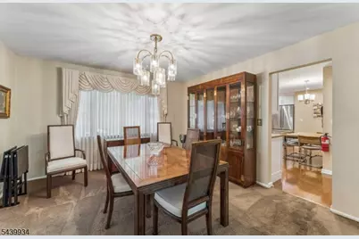 1272 Sleepy Hollow Ln, Scotch Plains Township, NJ 07076 - Photo 10