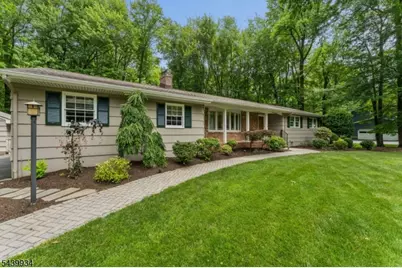 1272 Sleepy Hollow Ln, Scotch Plains Township, NJ 07076 - Photo 2