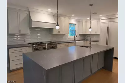 9 Crestview Ct, Montclair, NJ 07042 - Photo 1