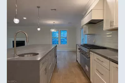9 Crestview Ct, Montclair, NJ 07042 - Photo 10
