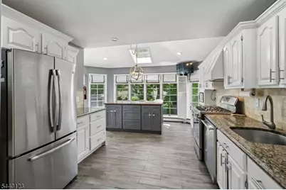 22 Woodhaven Rd, Parsippany, NJ 07054 - Photo 4