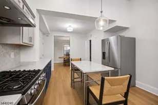 10 Mountain Pl, Montclair, NJ 07043 - Photo 8
