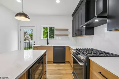 58 Fern St, Edison, NJ 08817 - Photo 2