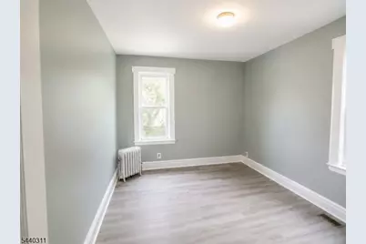 556 S Clinton St, East Orange, NJ 07018 - Photo 14