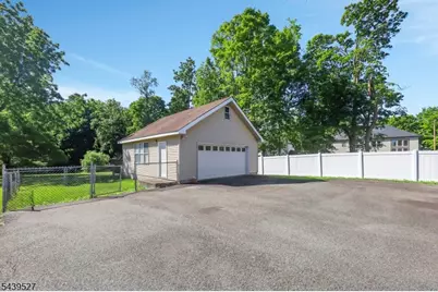 1093 Littleton Rd, Parsippany, NJ 07950 - Photo 16