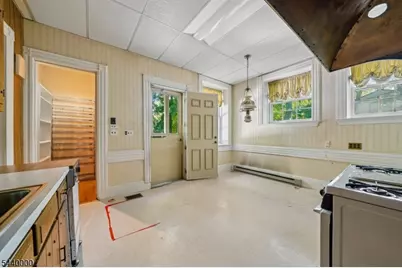 279 Scotland Rd, South Orange, NJ 07079 - Photo 10
