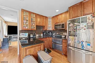562 Irvington Ave, Elizabeth, NJ 07208 - Photo 10