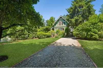 137 Hobart Ave, Millburn, NJ 07078 - Photo 2
