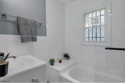 705 S 15th St, Newark, NJ 07103 - Photo 20